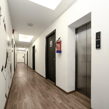Collection O Townhouse 069 Hotel Gurgaon Bagian luar foto