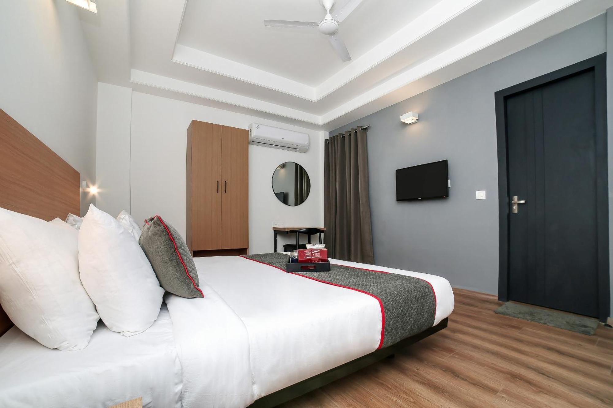 Collection O Townhouse 069 Hotel Gurgaon Bagian luar foto