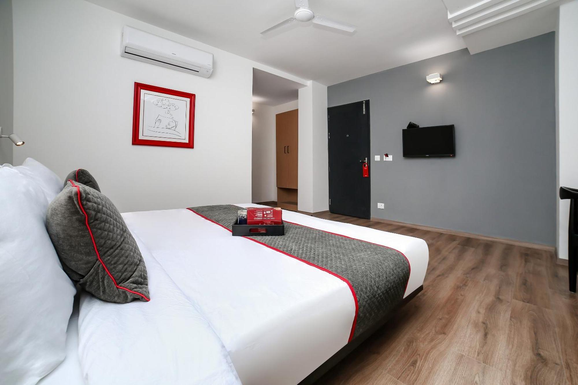 Collection O Townhouse 069 Hotel Gurgaon Bagian luar foto