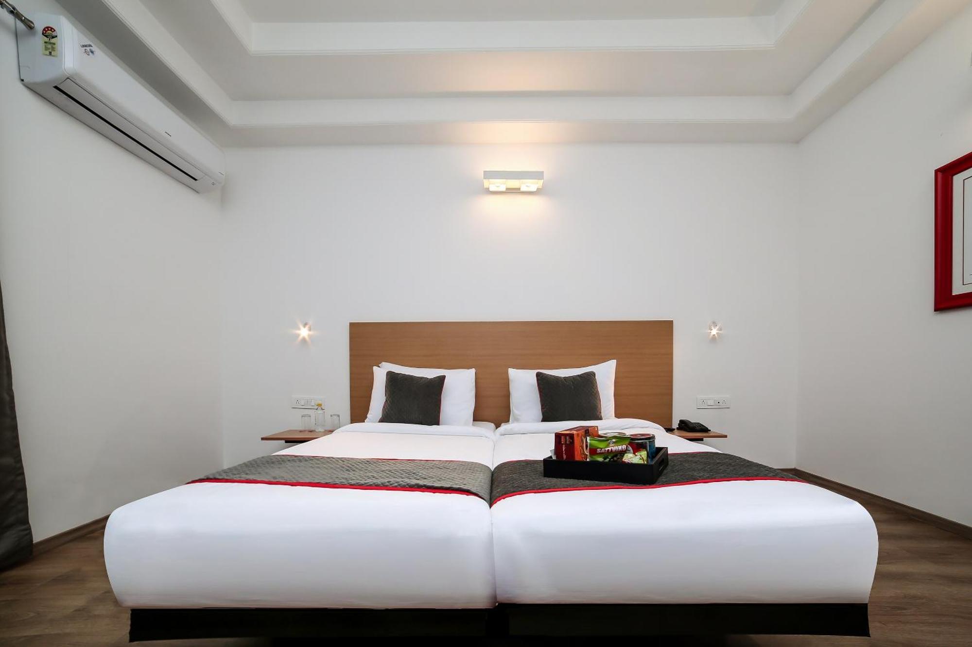 Collection O Townhouse 069 Hotel Gurgaon Bagian luar foto